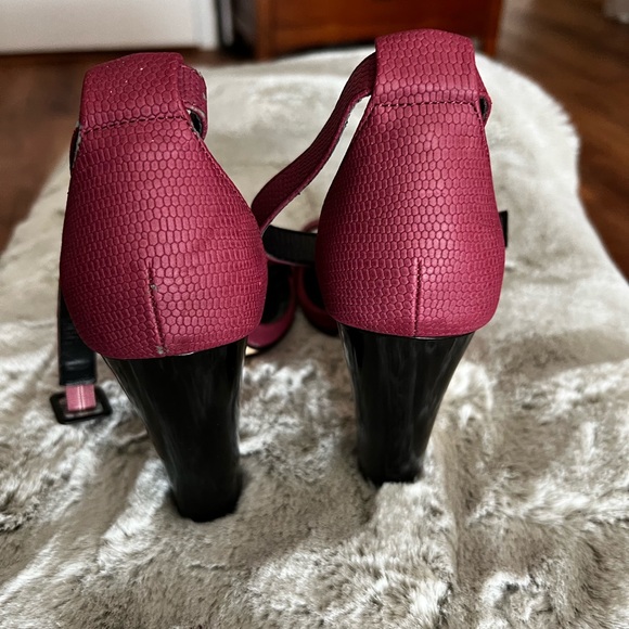 Call it spring burgundy high heels women’s sandals, size 8.5 - Picture 4 of 12